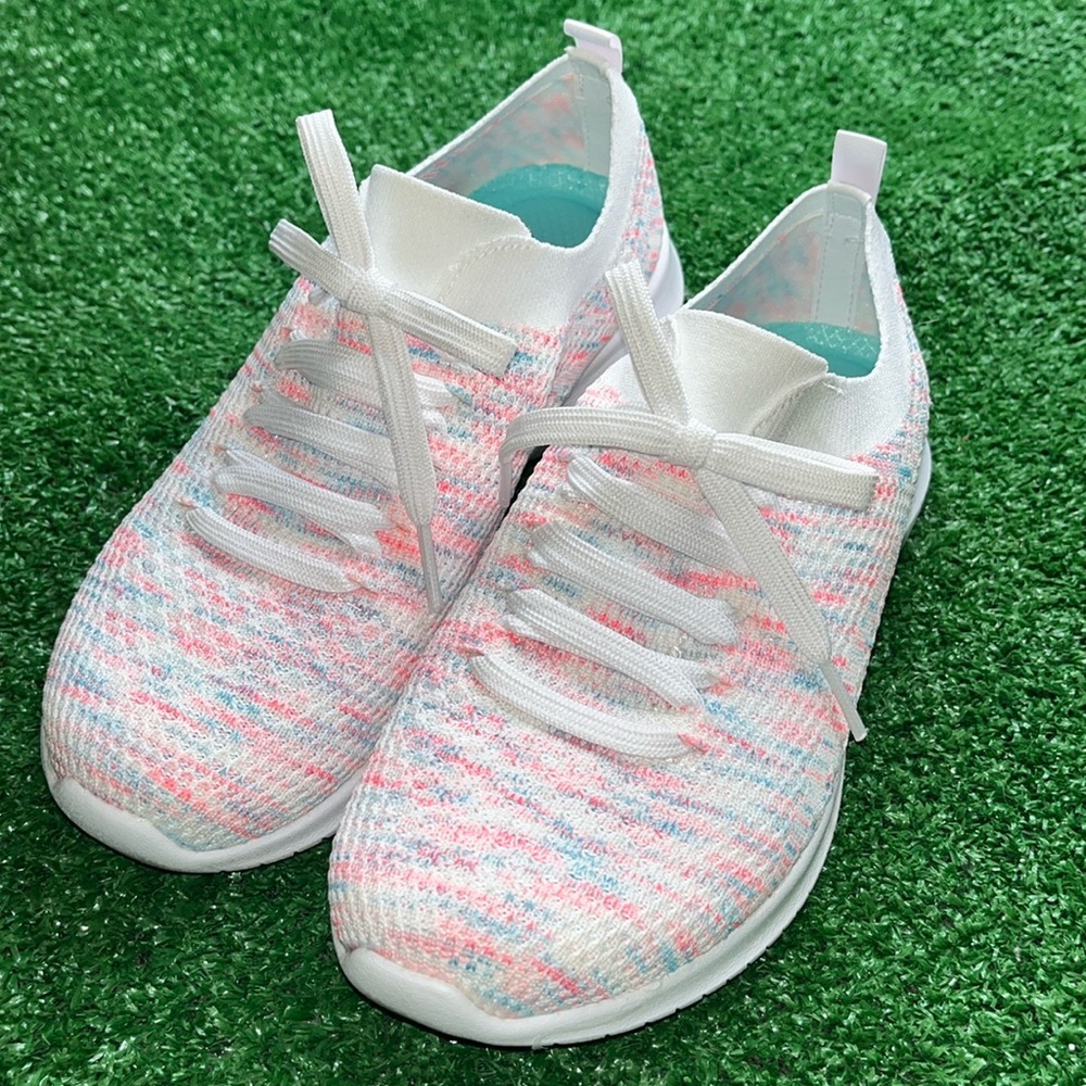 SKECHERS Ultra Flex Happy Days Multi Sneakers 6.5